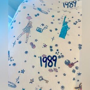 Taylor Swift blanket